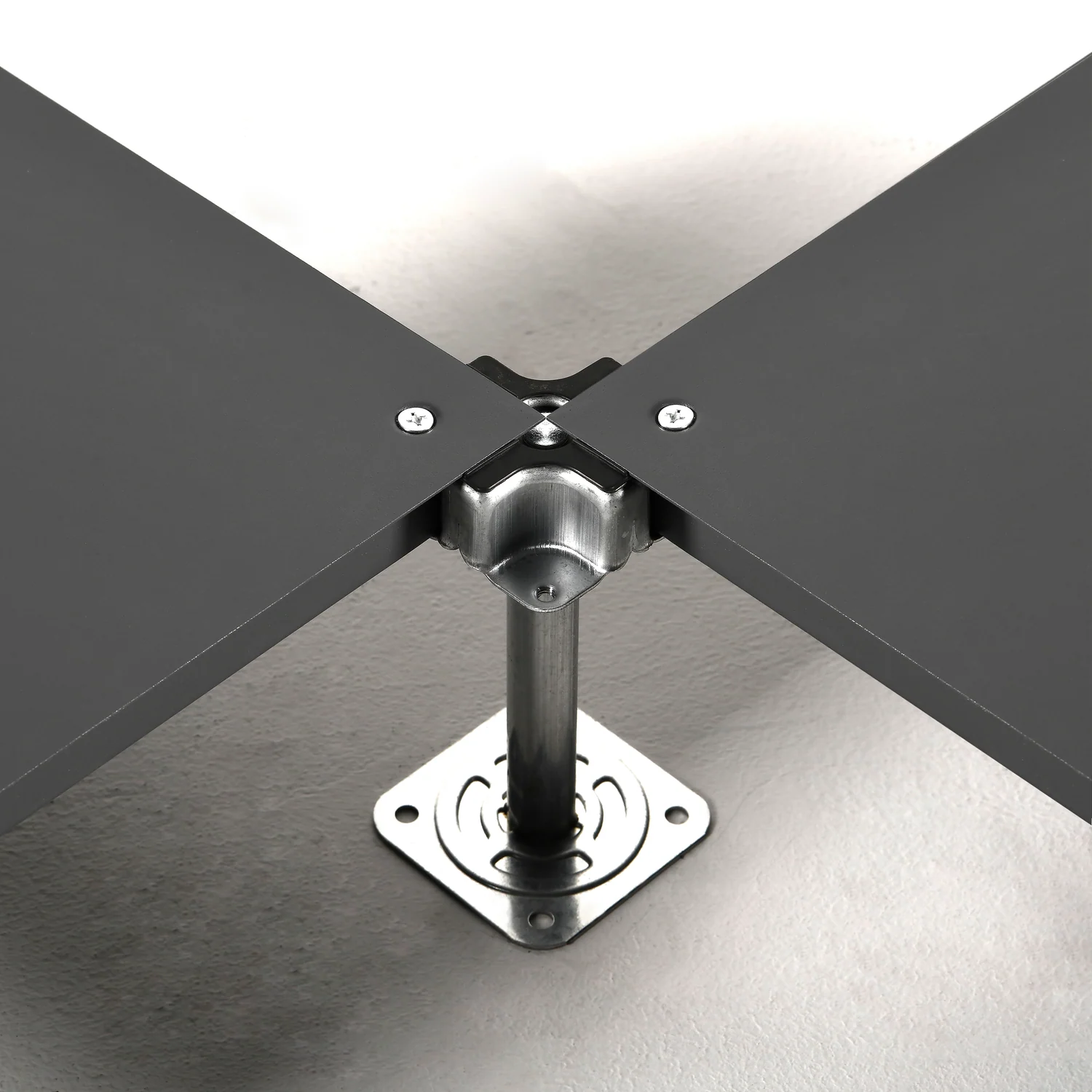 Actual Panelway cruciform corner-lock connection